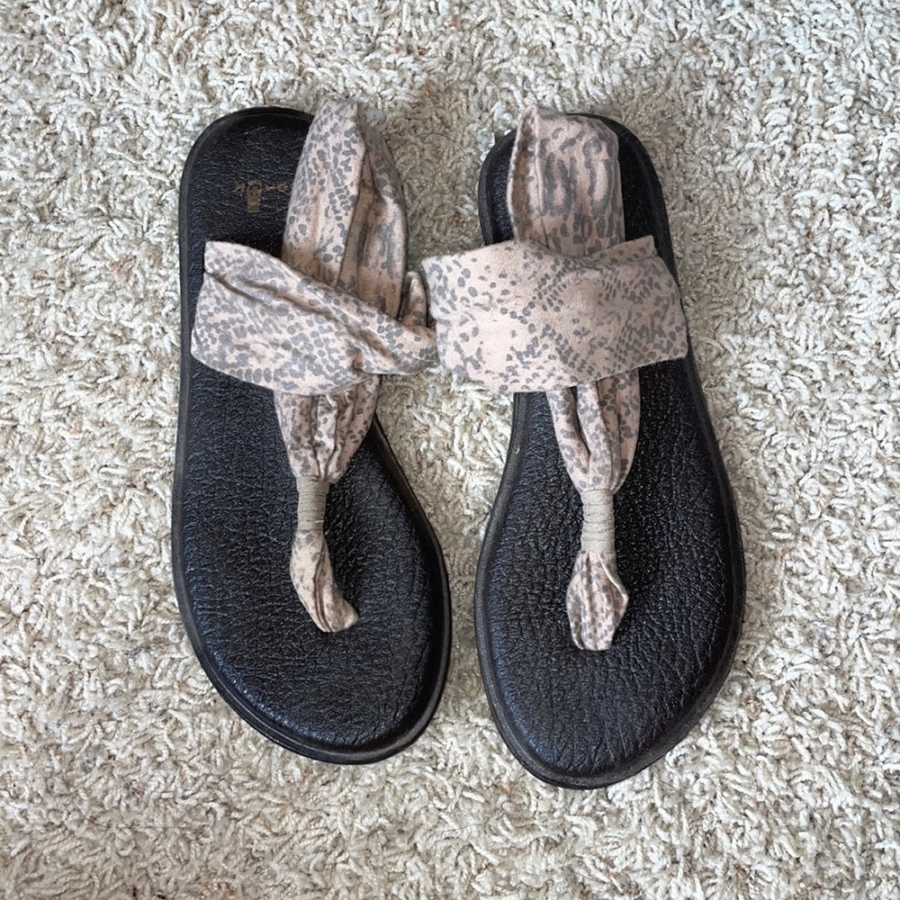 Sanuk sandals
